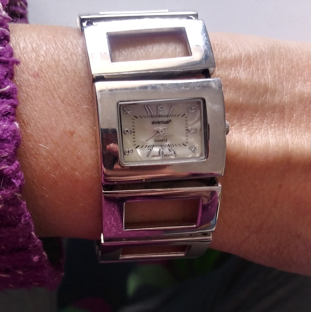😍 Vintage Avenue Womens Watch